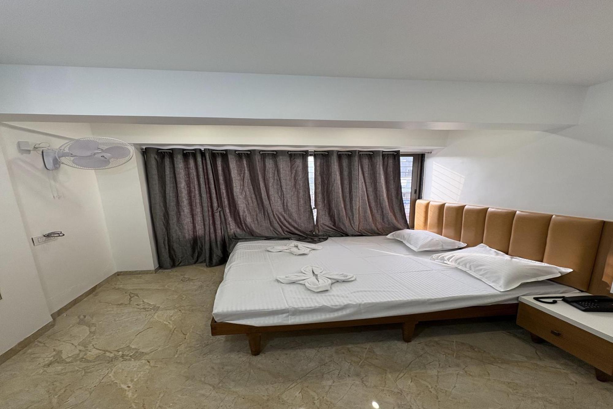 Hotel Ruchi Executive サーターラー エクステリア 写真